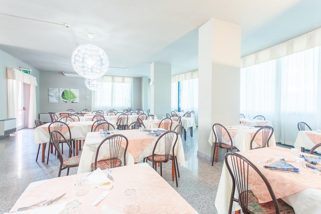 Family Hotel Mediterraneo - Azzurro Club Cesenatico Exteriér fotografie
