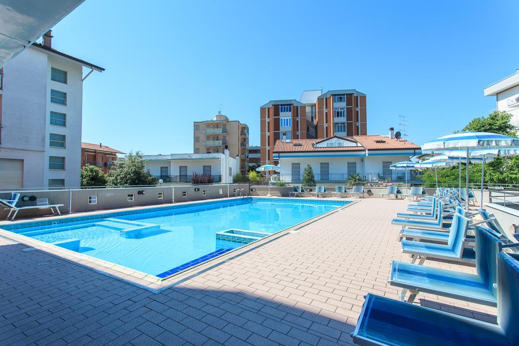 Family Hotel Mediterraneo - Azzurro Club Cesenatico Exteriér fotografie