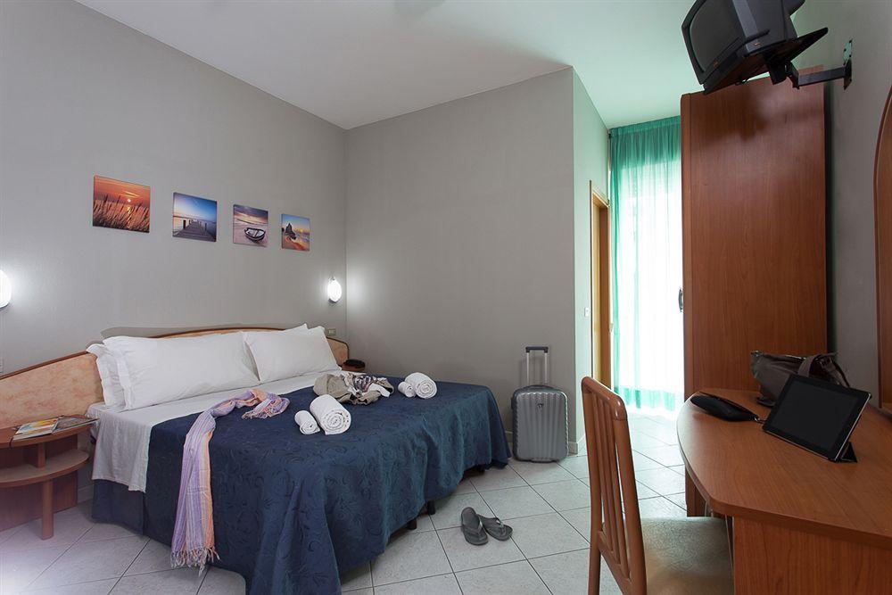 Family Hotel Mediterraneo - Azzurro Club Cesenatico Exteriér fotografie