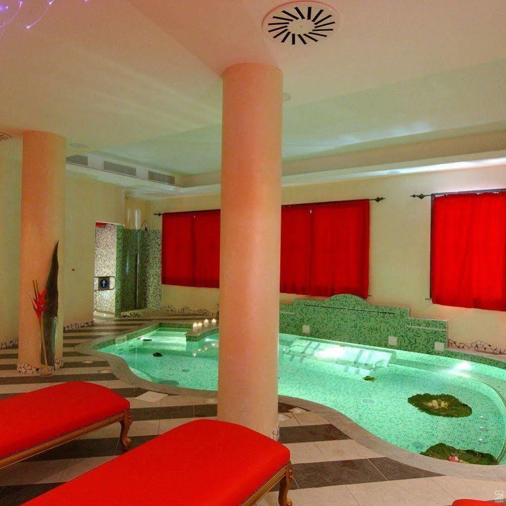 Family Hotel Mediterraneo - Azzurro Club Cesenatico Exteriér fotografie
